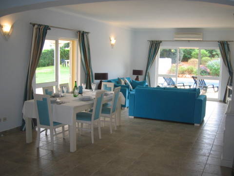 Main view Dining &sitting areas Main view Dining &sitting areas